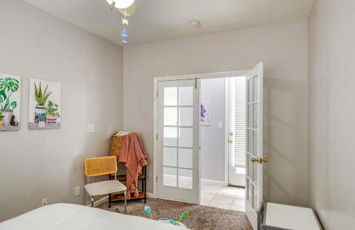 8 Mi to Beach Park Bakersfield Gem with Yard! - Photo 24