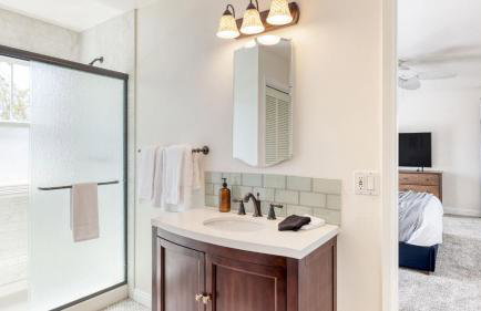 Stunning Escape • Hot Tub Panoramic View Prime Location Hilltop by AvantStay - Photo 20