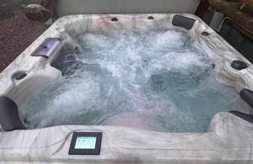 Hot Tub, 5BR2BTH in Guthrie, OK- Near EdmondOKC - Photo 53