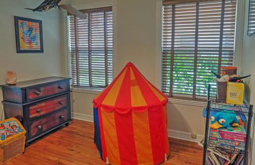 Quaint Austin Home with Yard about 5 Mi to Downtown! - Photo 21