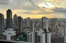Lindo flat em prédio luxuoso - Excelente localização - Foto 20