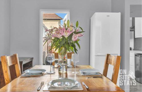 OnSiteStays - Large 3 bedroom, 2 bathroom, driveway, Garden, Sleeps 6 Comfortably - Foto 5