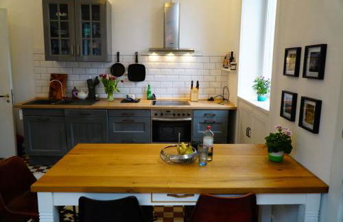 Großzügige Altbauwohnung in Bestlage - Foto 4