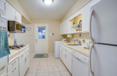 Patio and Yard Sun City Home Near Casinos - Foto 12