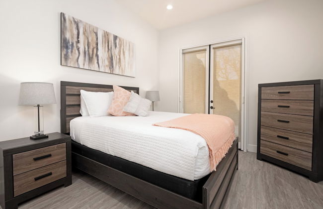 Luxury Resort Style Living w/ Pool & Jacuzzi - Foto 7