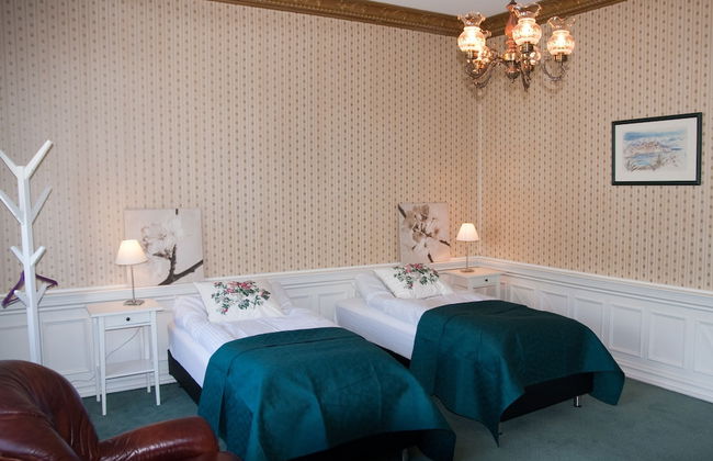 Centerspot Apartments - Photo 2