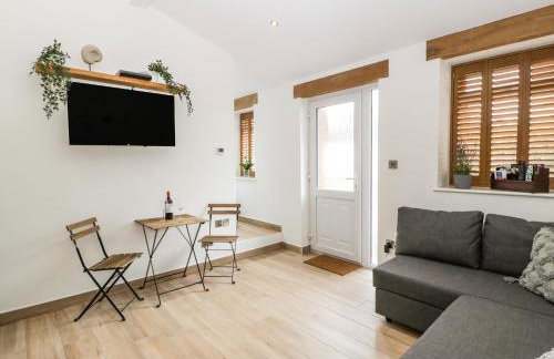 The Netherend Inn - Pet Friendly Haven - Photo 4