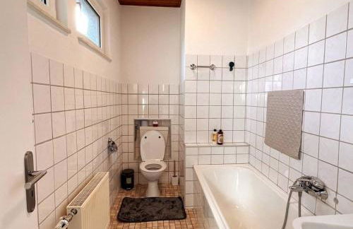 Ruhige freistehender Bungalow mit Parkplatz - Foto 14