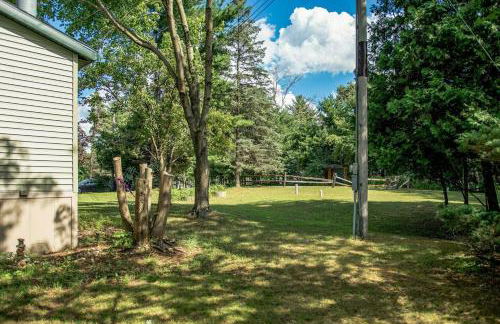 3BR waterfront lake house with dock, gazebo, boats - Foto 18