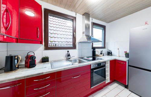 Modernes Apartment mit Balkon, Parkplatz, Waschmaschine für 4-5 Gäste - Foto 28