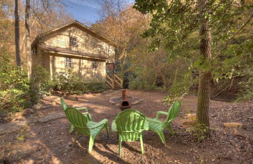 Happy Trout Hideaway - Creek Views Of Hot House Creek, Hot Tub, Outdoor Fire Pit, Cozy Atmosphere - Mineral Bluff, GA - Foto 35