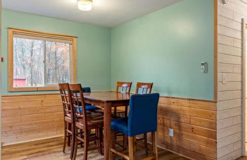 Cute Whitefish Cabin with Hot tub - Foto 24