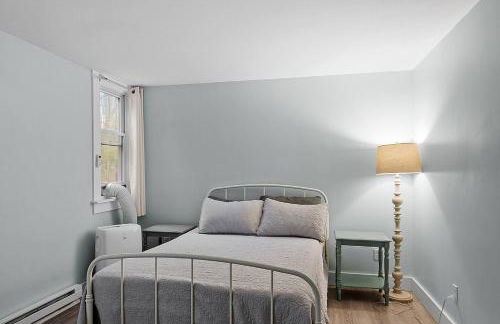 Kennebunk/Kennebunkport Beach House w/Pool! - Photo 34