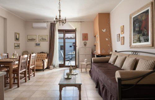 Antique Apartment - Photo 11