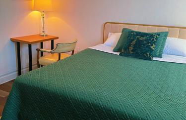 Ironbound 4 bdrm Industrial Suite! FREE parking - Photo 33