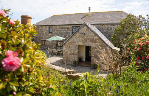 Naut Retreat, The Big Barn - Spacious & cosy cottage, walk to Porthcurno beach, Pedn Vouder & Minack Theatre - Photo 52