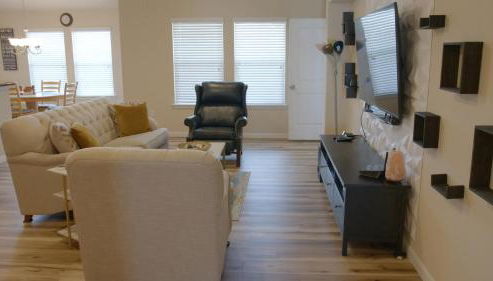 Stylish 3 Bedroom retreat near Downtown and Outlet - Foto 4