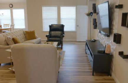 Stylish 3 Bedroom retreat near Downtown and Outlet - Foto 4