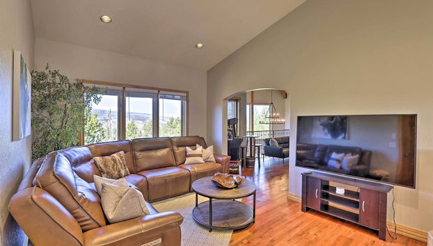 Silverthorne Cabin w/ Deck, Grill & Balcony - Foto 4, Interni