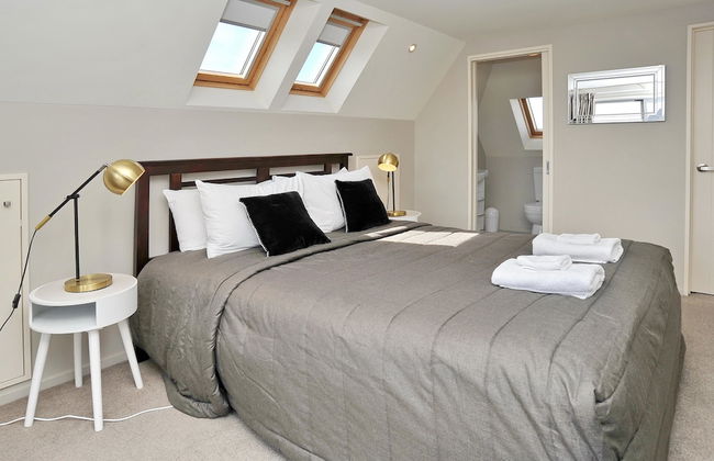 Regent's Villa - Photo 2