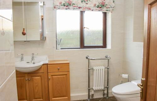 Court Farm - Photo 27