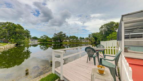 Canal-Front Gem with Pool 3 Mi to Hard Rock Stadium - Foto 2