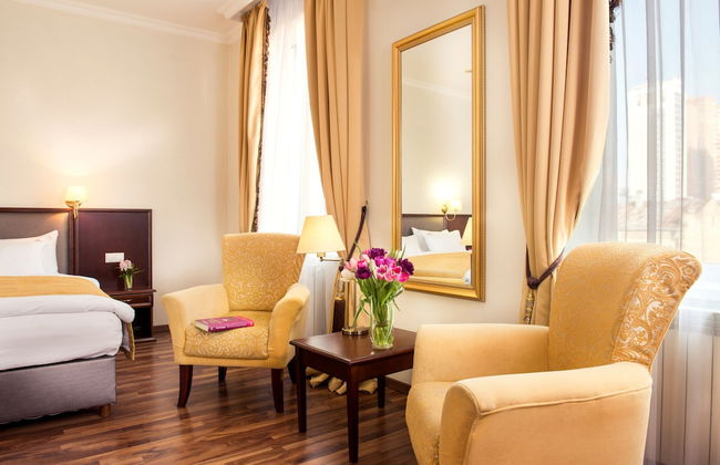 Greguar Hotel & Apartments - Photo 33