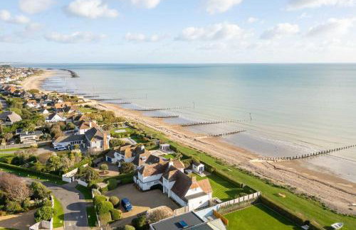 Luxury Beachfront Retreat for 14 with Hot Tub - Photo 6