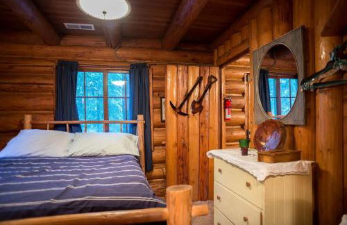 Romantic Log Cabin Rental with Hot Tub near Mount Hood, Oregon - Foto 16
