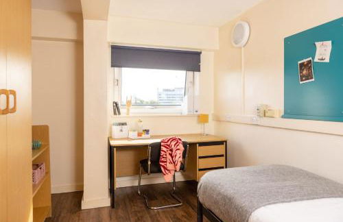 John Lester and Eddie Colman Courts in Salford - Foto 40