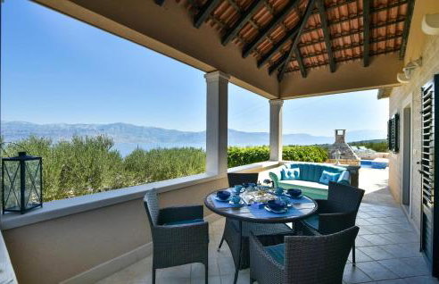 Pet Friendly Home In Postira With Wifi - Photo 3