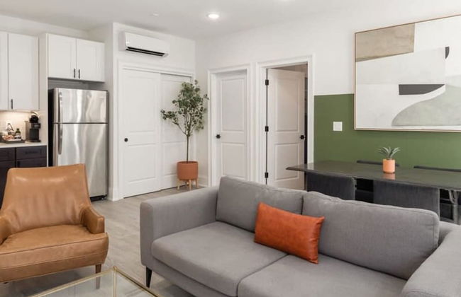 Sosuite Corner 1BR Apt w W D Desk - Photo 33