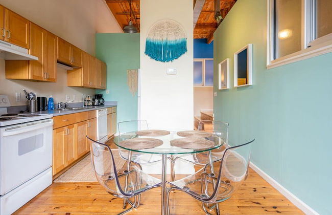 2 Bedroom Historic Brick Getaway with Wifi - Foto 26