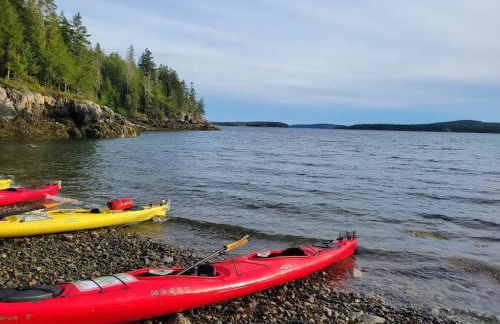 Back of the Moon Lakefront Camp family watersports fire pit 1 dog beach sleeps 8 - Foto 25