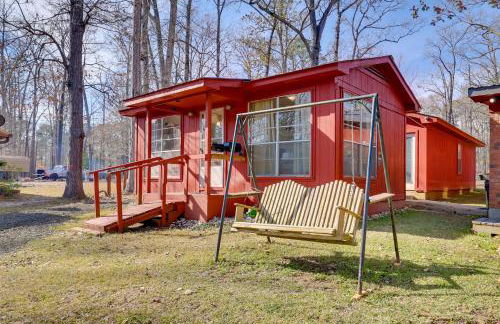 Great for Fishing! Lakefront Studio in Hemphill - Photo 1