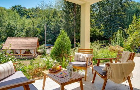 2 Bedroom Nice Home In Koranski Brijeg - Foto 13