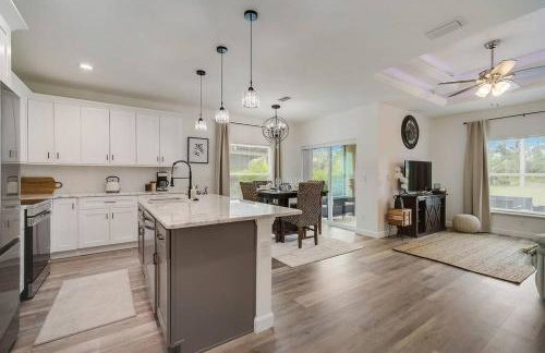 Family Villa King Bed, 3 bedrooms 2baths, 7 guests, Close to Beaches, Golfing, Fishing - Foto 4