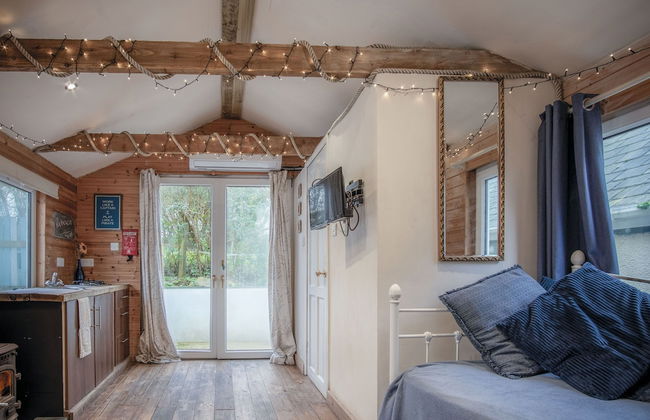 The Lodge - 1 Bedroom - Freshwest Beach Retreat - Photo 13