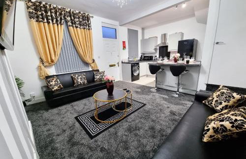 *11BR* Setup for your most amazing relaxed stay + Free Parking + Free Fast WiFi * - Foto 37