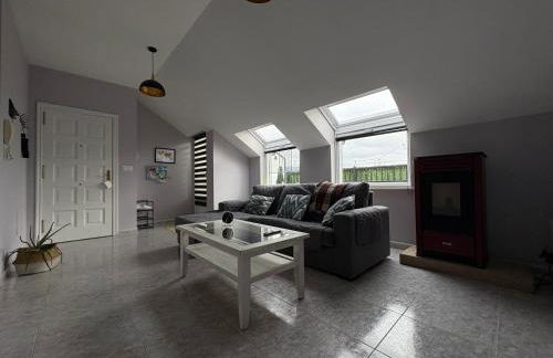 Ático luminoso con terraza - Foto 4