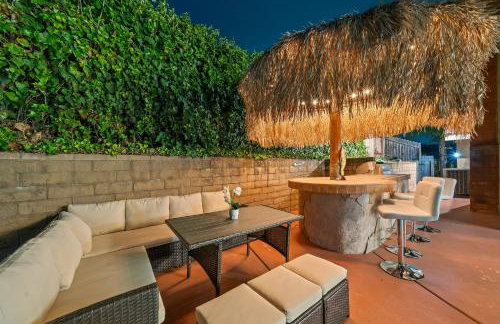 Entire Private Home with 4 Bedrooms, Pool, Hot Tub, King Bed, Garage, Available Now - Foto 32