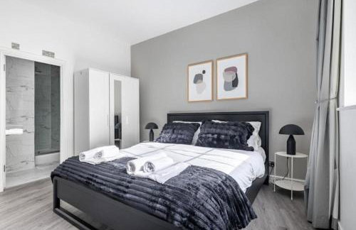 Luxury 2 Bedroom Apartment near London Bridge Sleeps 6 - Photo 12