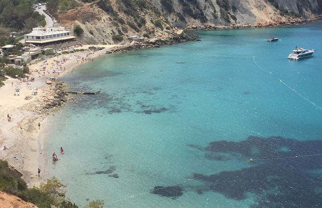 Oceanfront Retreat in Sant Josep de sa Talaia With Shared Pool - Foto 7