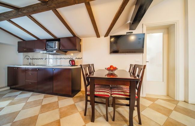 SUNce Palace Apartments with free offsite parking - Foto 19