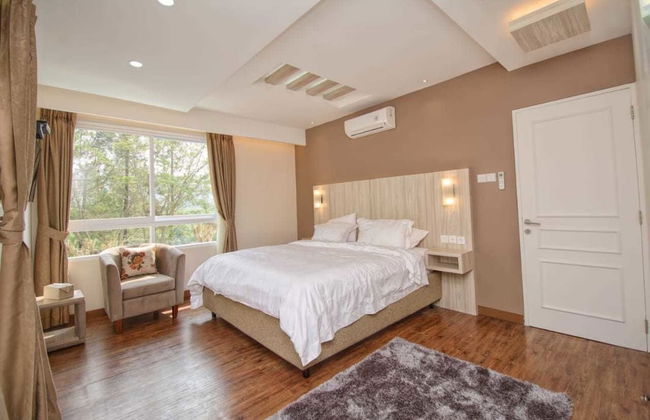 Villa Kota Bunga Puncak 4 Bedroom - Photo 3