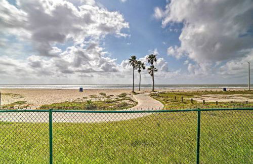 Updated Front Beach Condo with Resort Amenities! - Foto 29