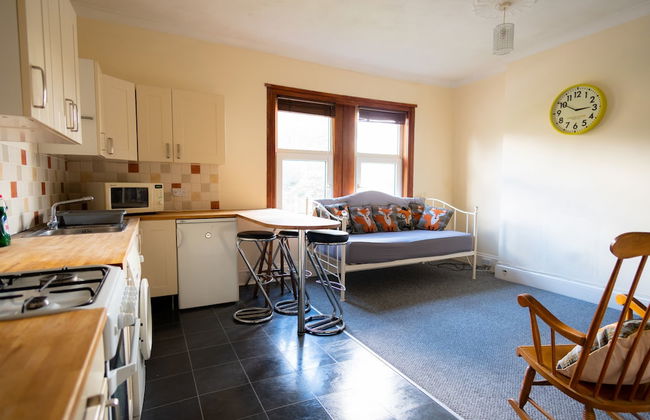 Windsor Apartment with Parking - Foto 16