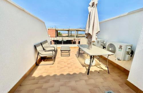 Modern 3 Bed House with shared pool in Los Alcazares - Foto 8