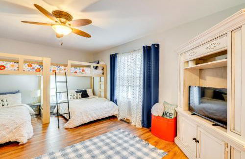 Lakefront Home with Private Dock in Grove - Foto 28