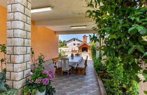 Apartments Foric Rab with Heated Pool, Sauna & Gym - Photo 40